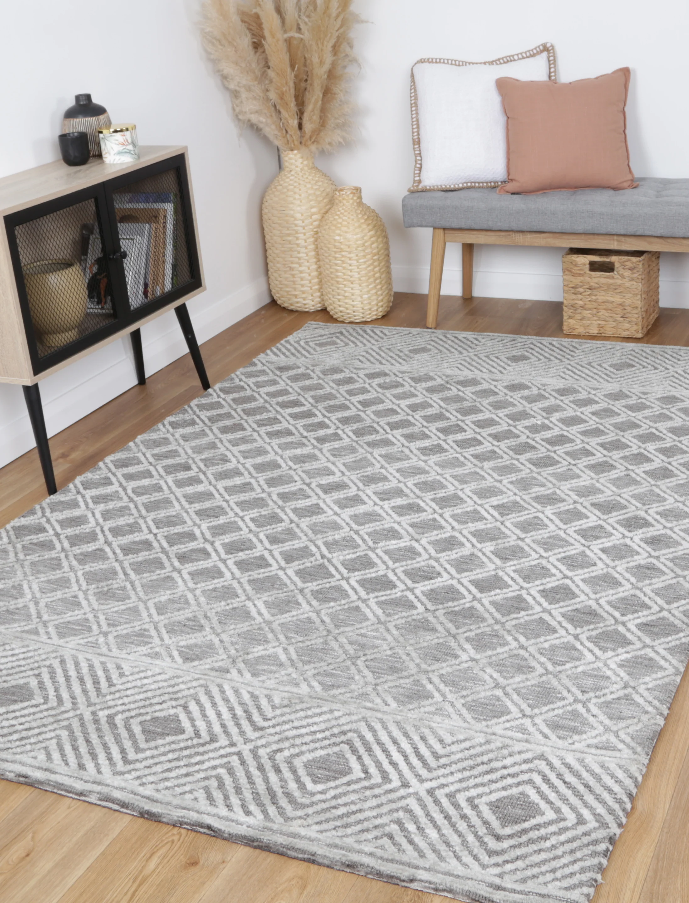 Alayah Diamond Trellis Grey Rug - Image 2