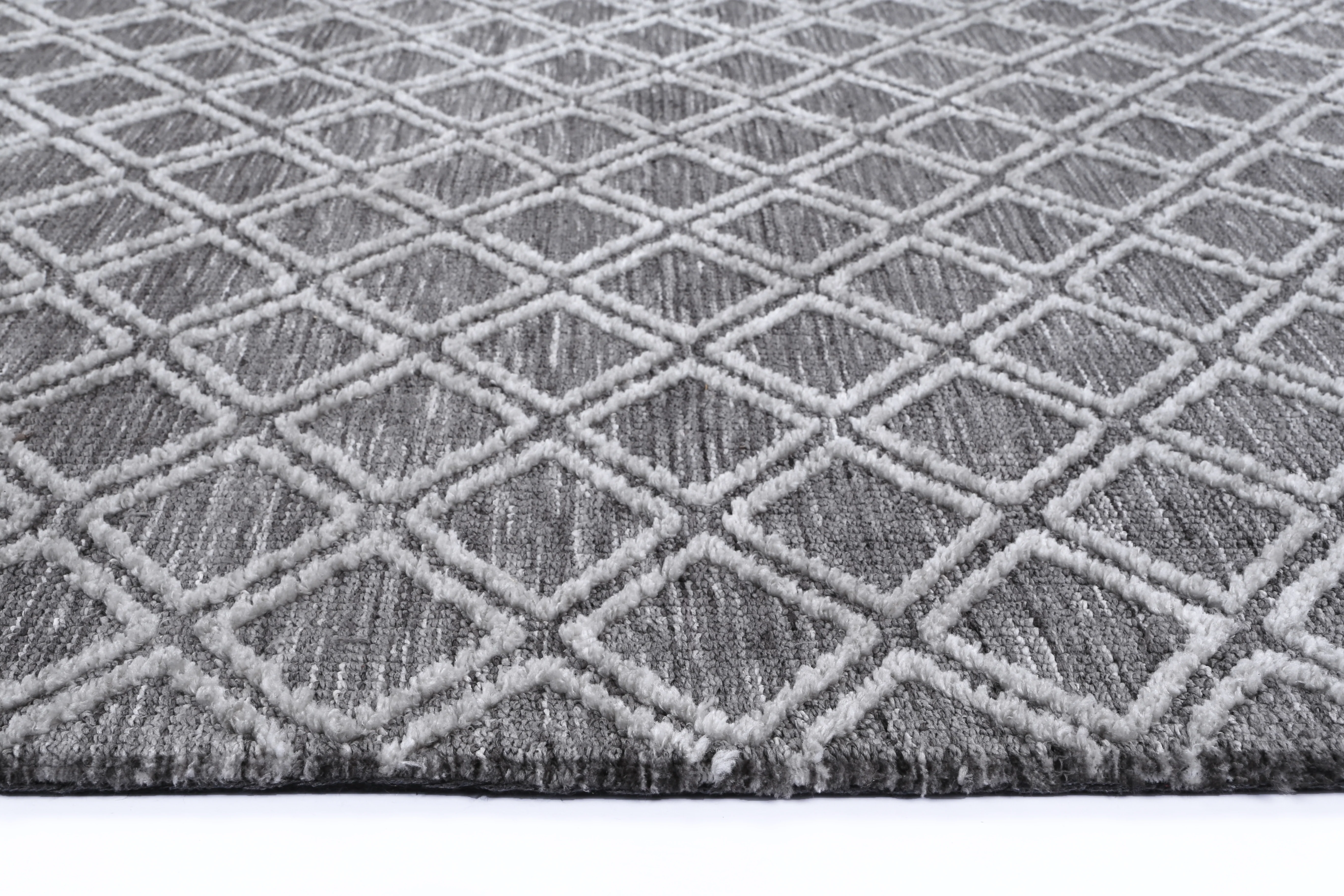 Alayah Diamond Trellis Grey Rug - Image 3