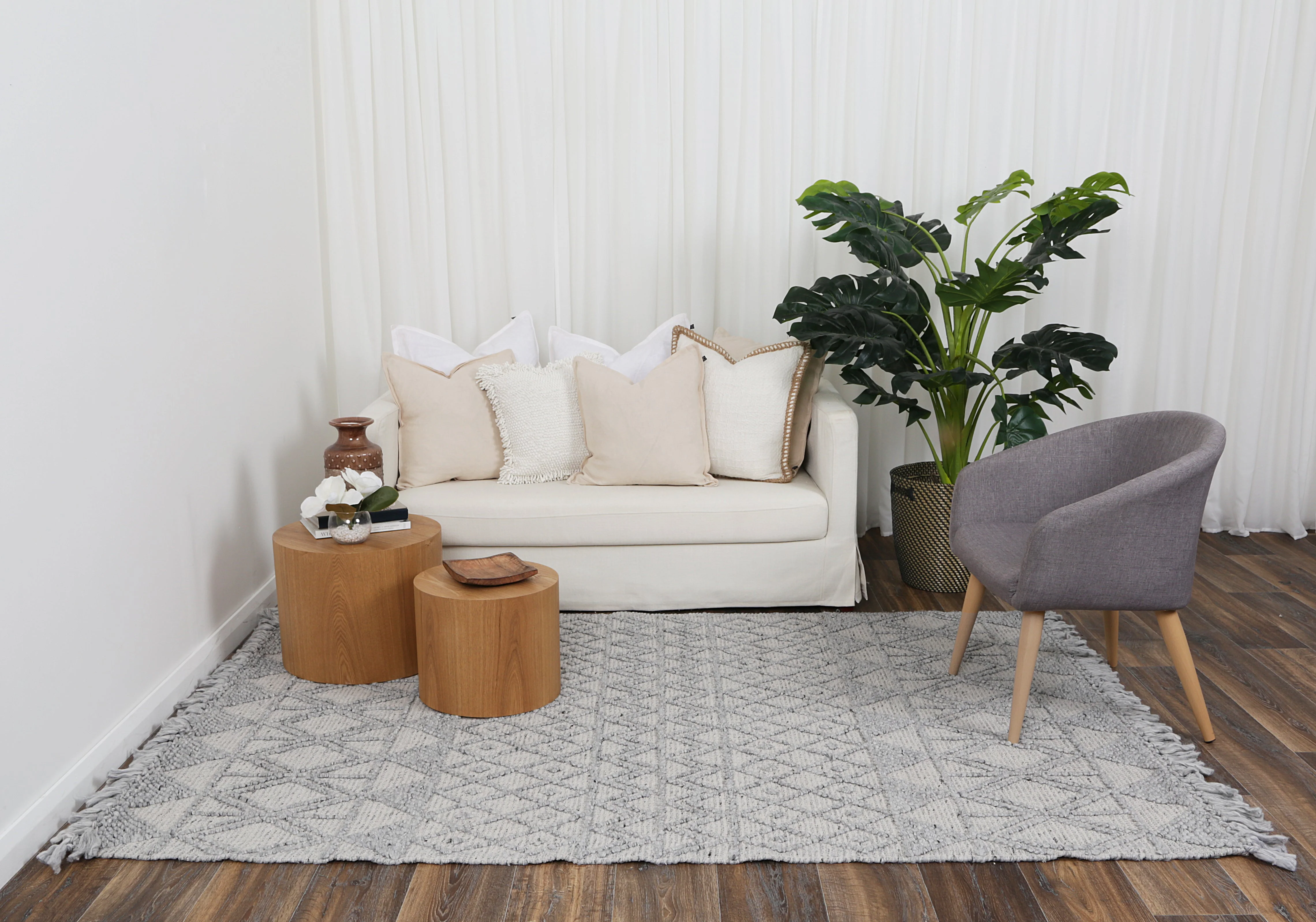 Diego Inca Grey Wool Rug - Image 2