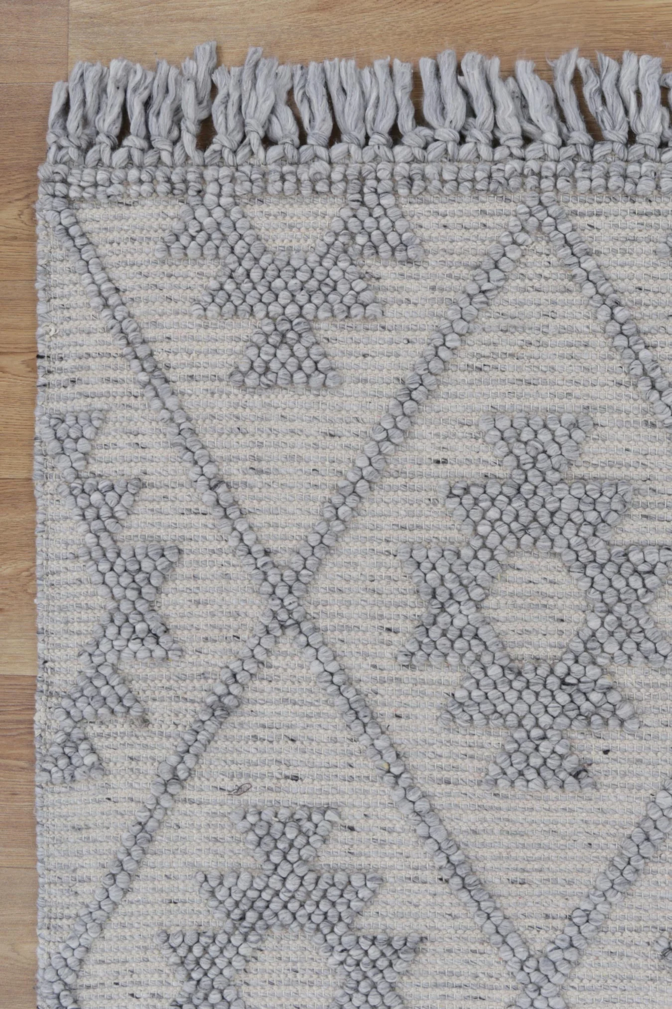 Diogo Geometric in Light Grey Wool Rug - Image 4