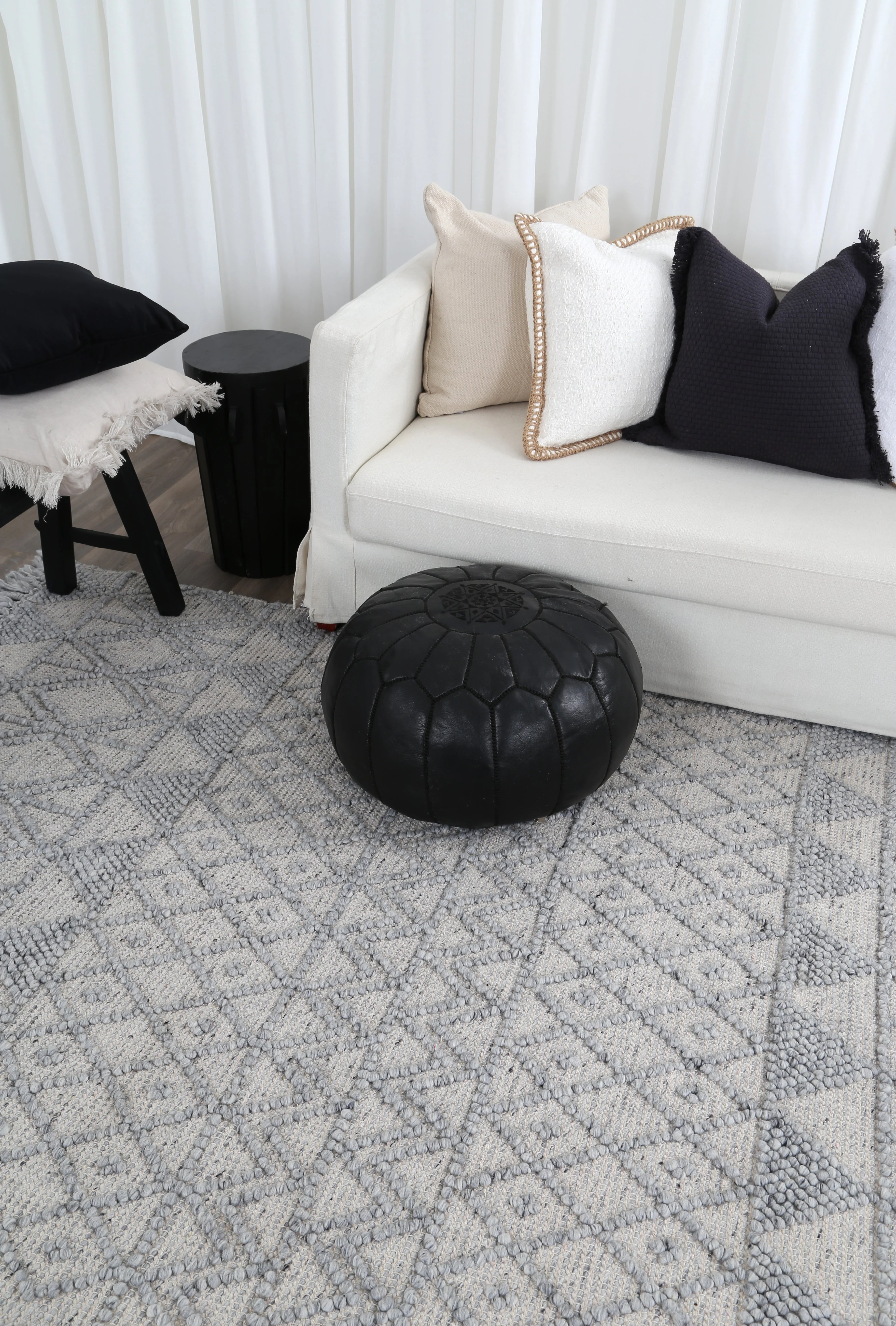 Diogo Inca in Light Grey Wool Rug - Image 7