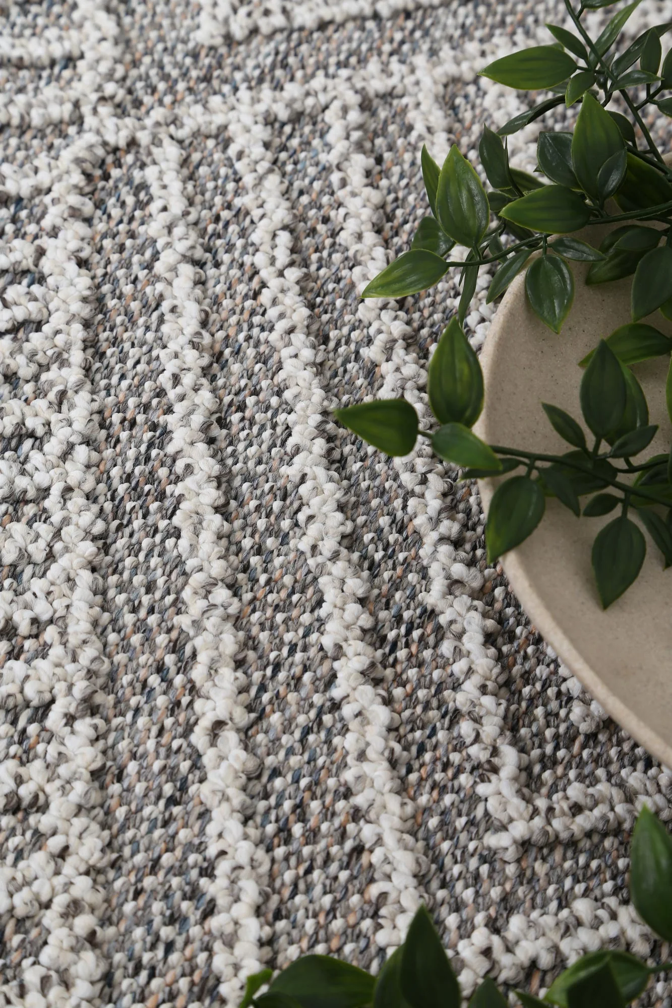 Lata Menapi Geometric Ash Flatweave Rug - Image 7