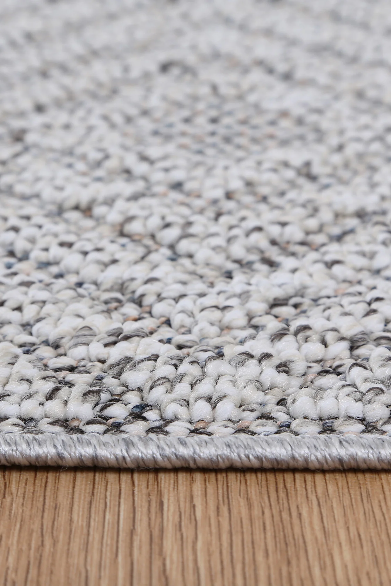 Lata Walasi Geometric Ash Flatweave Rug - Image 4