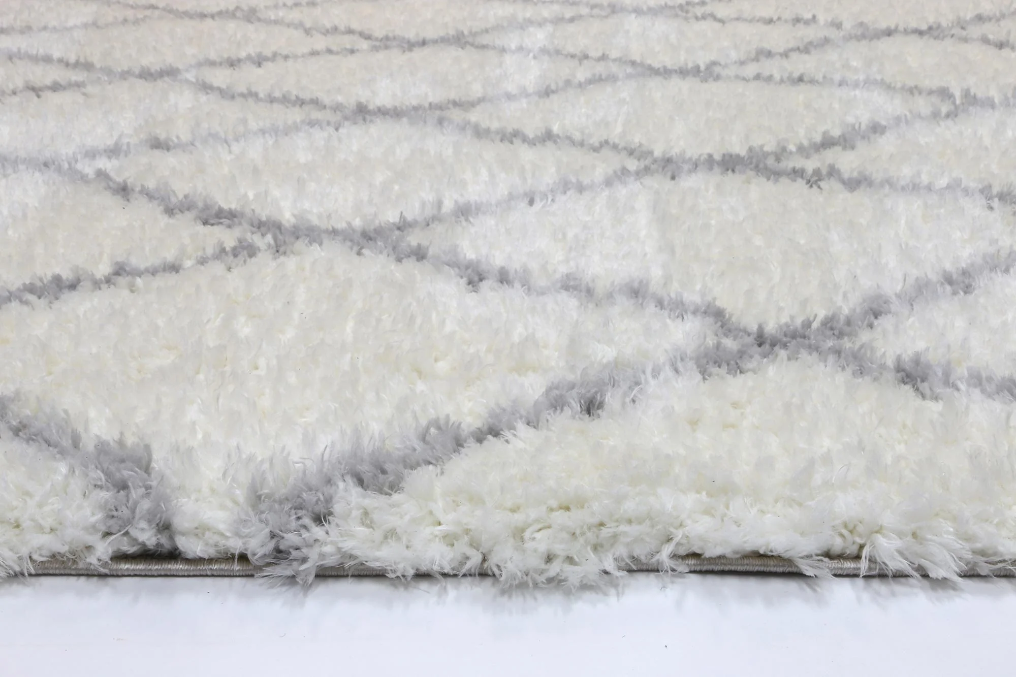 Moroccan Lattice Geometric Silver Rug - Image 3
