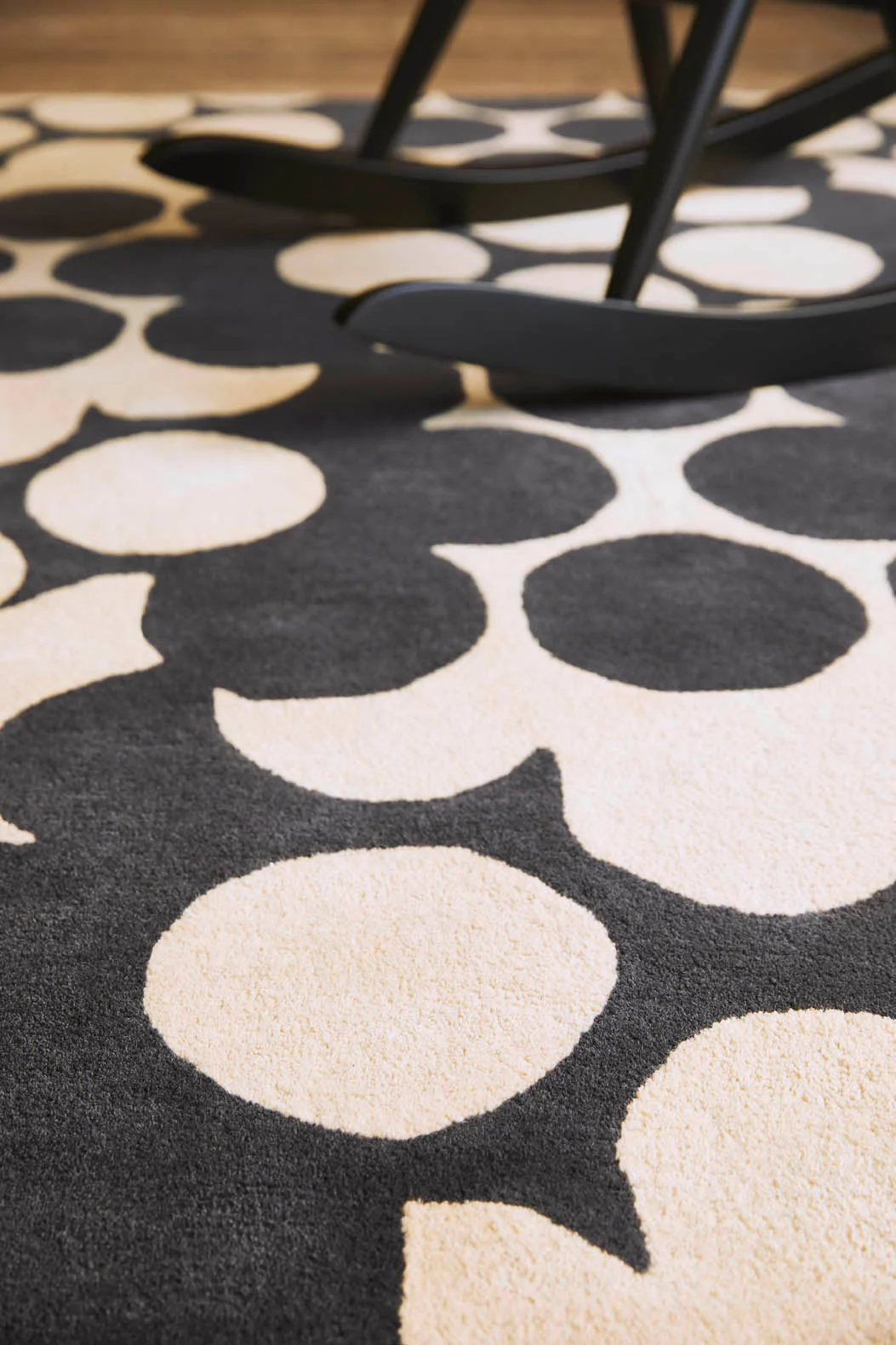 Orla Kiely Puzzle Flower Slate Rug - Image 6