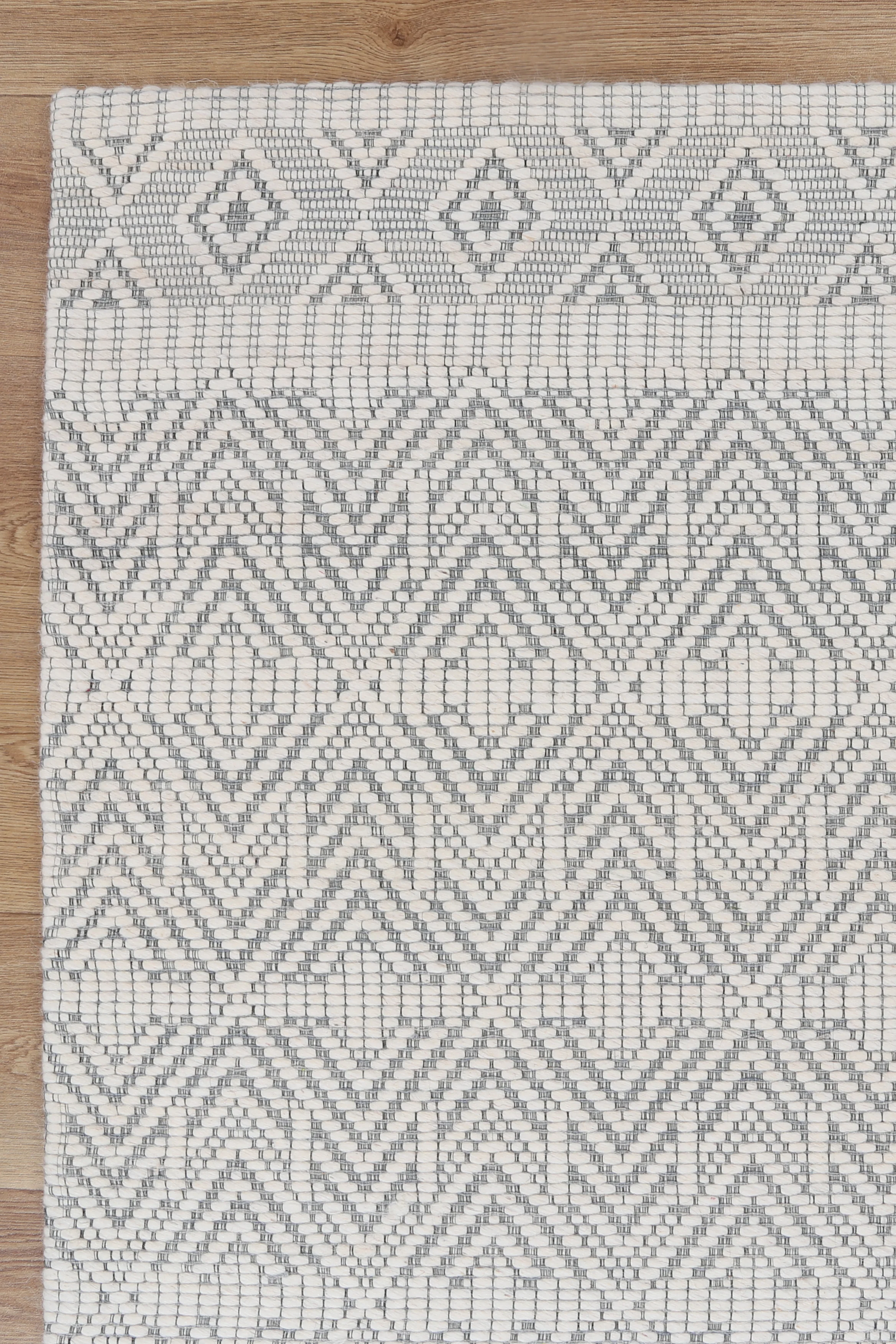 Pani Chevron Light Grey Wool Rug - Image 3