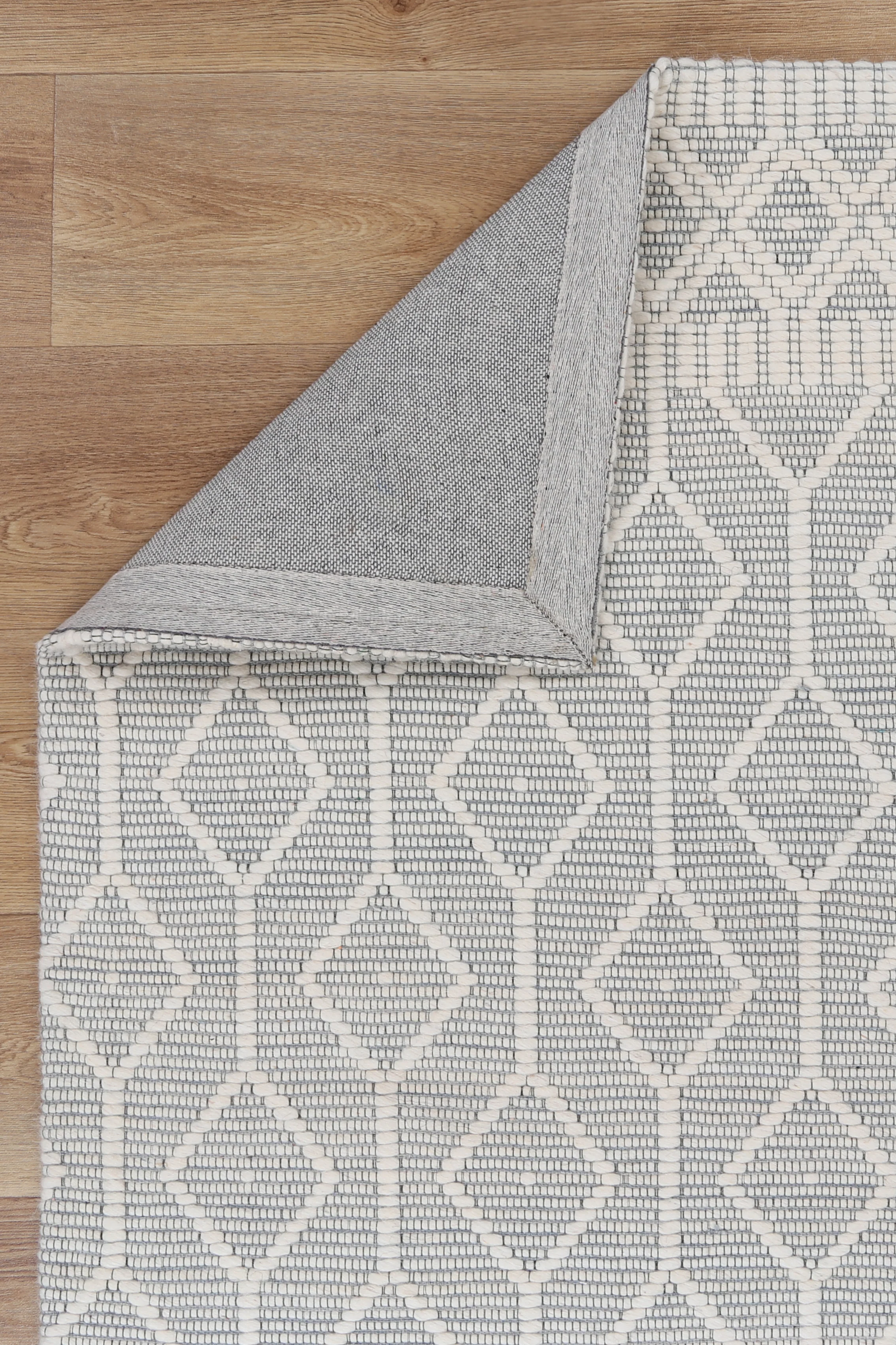 Pani Lattice Light Grey Wool Rug - Image 6