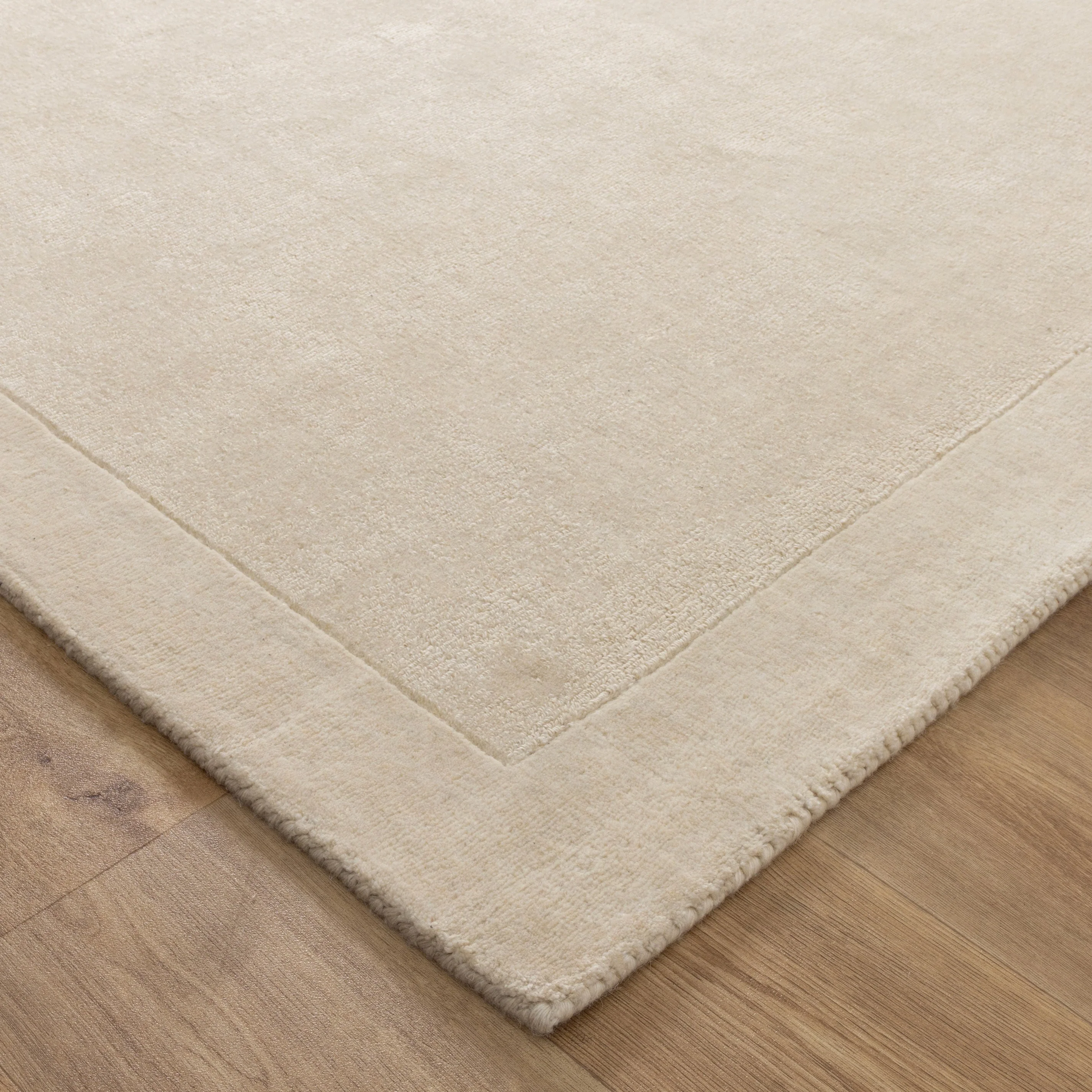 Sedona Ivory Border Wool Rug - Image 3
