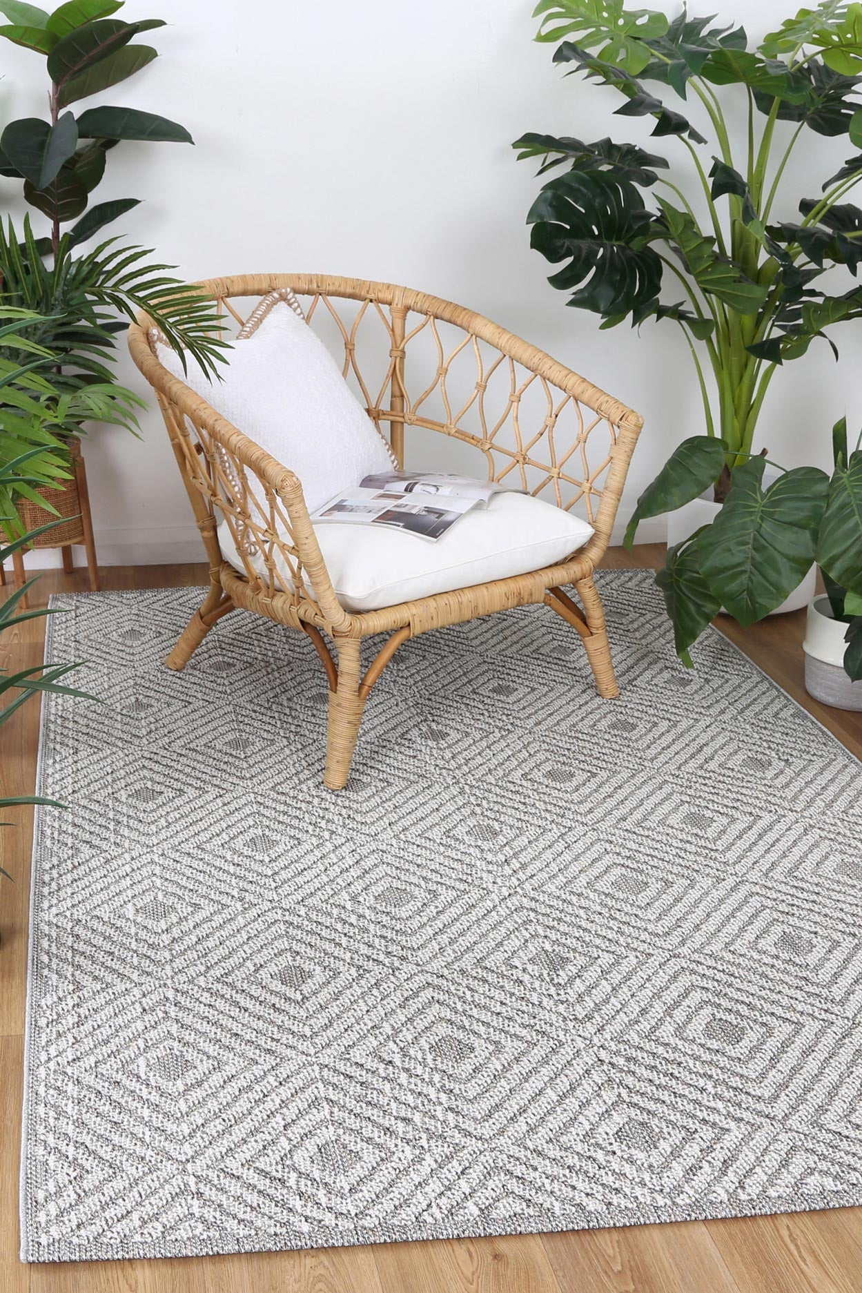 Vanuatu Fugui Grey Geometric Flatweave Rug - Image 2
