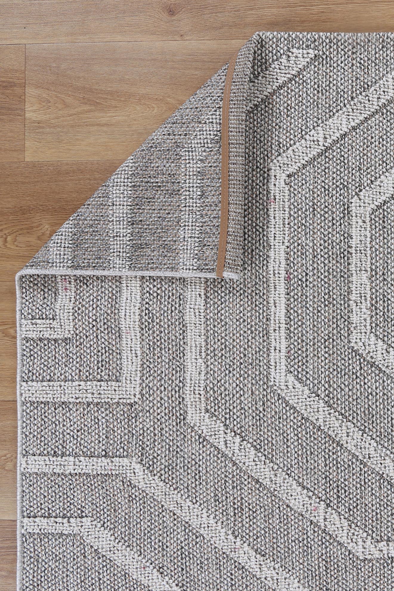 Vanuatu Suri Ash Geometric Flatweave Rug - Image 5