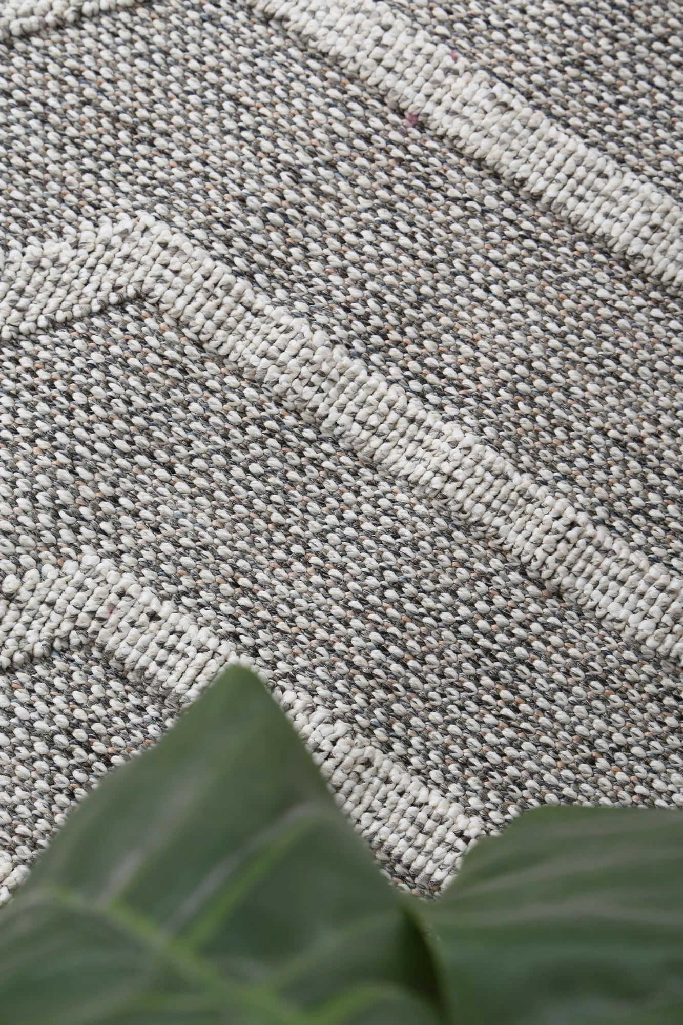 Vanuatu Suri Ash Geometric Flatweave Rug - Image 7