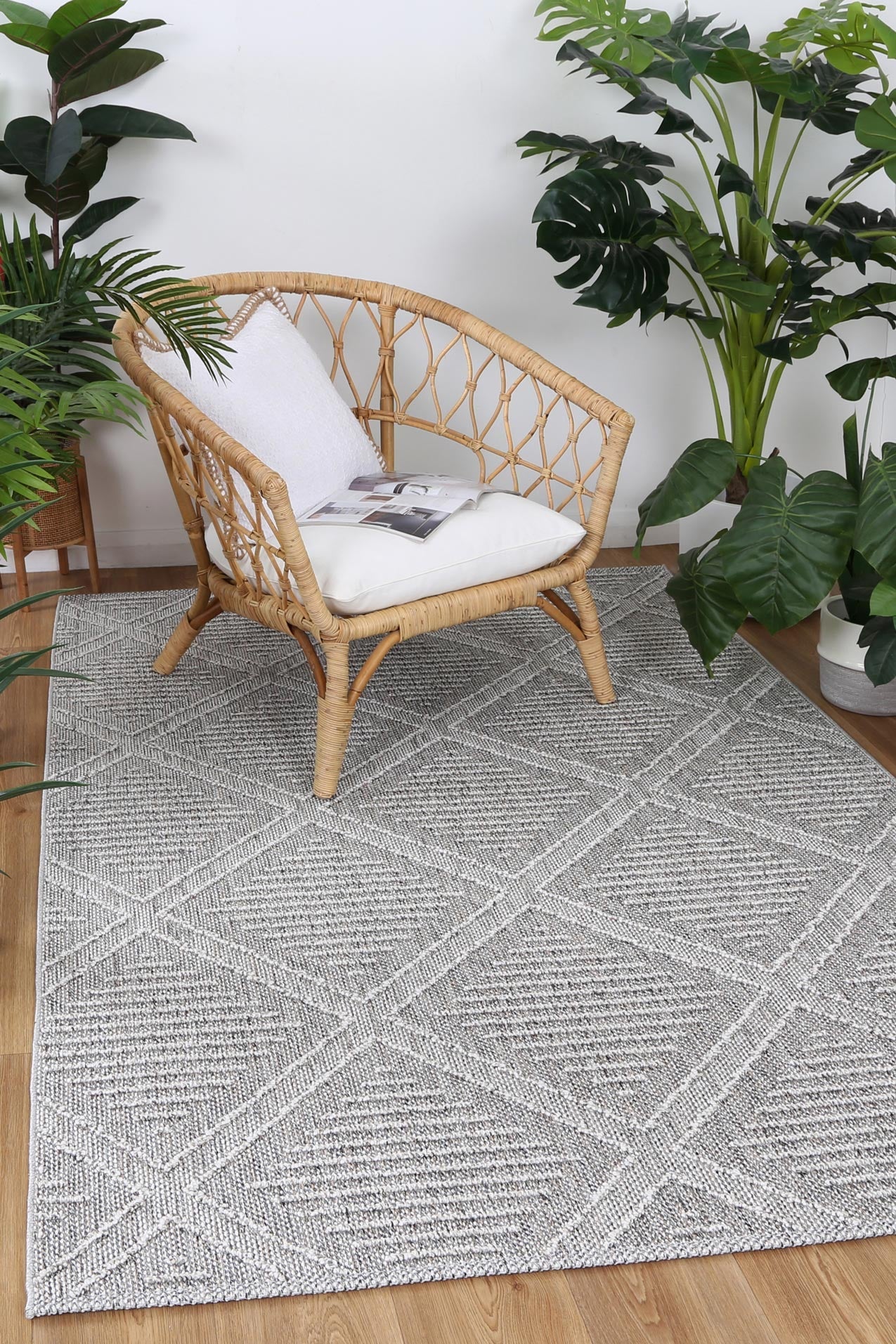 Vanuatu Vouza Grey Geometric Flatweave Rug - Image 2